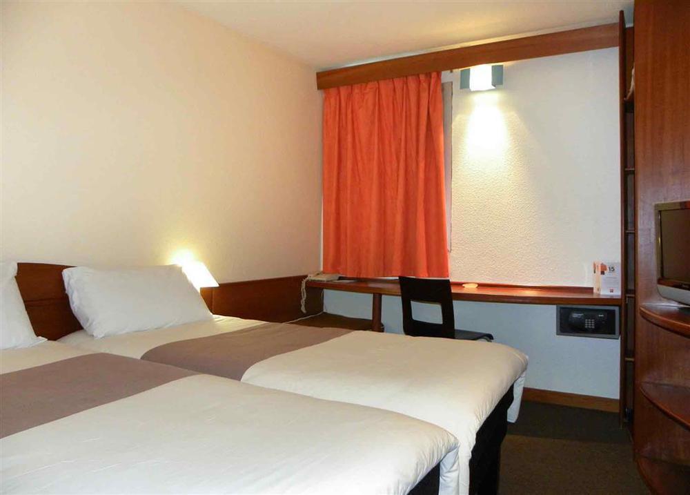 Ibis Douala Hotel Room photo